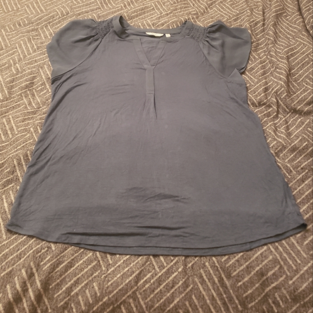 NWOT Reitmans flutter sleeve blouse size M